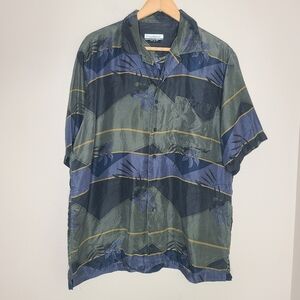 Firehorn Silver‎ Button Up Shirt 100% Silk Hawaiian Short Sleeve Size M